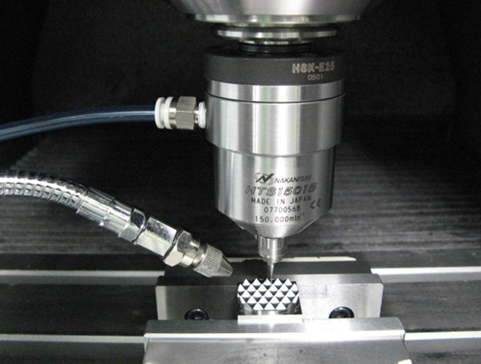 15万气动主轴0.5mm端铣加工